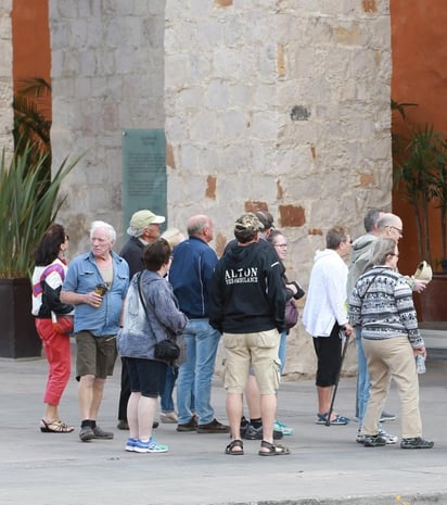 Los trabajadores del volante fueron capacitados para dar información a los visitantes. (EL SIGLO DE TORREÓN) 