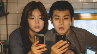 La película Parásitos (Parasite), del cineasta surcoreano Bong Joon-ho, ganadora de la Palma de Oro en Cannes, tendrá una versión en blanco y negro que será lanzada el 22 de enero en el Festival Internacional de Cine de Róterdam. (ESPECIAL)