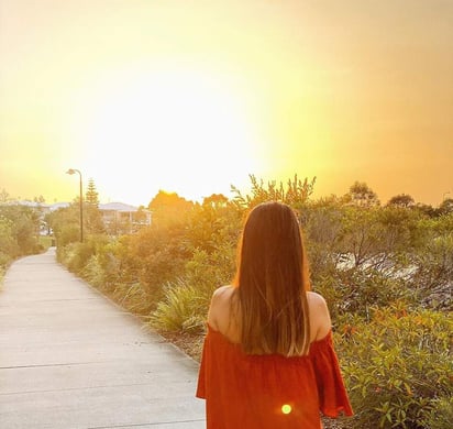 Los baños de sol tienen efecto sobre el sistema químico y hormonal del cuerpo generando una  mayor cantidad de vitamina D, lo que mejora las defensas antibacterianas, beneficia el sistema óseo y cardiaco, y aumenta la vitamina A, que a su vez mejora todo el sistema inmunológico.  (ESPECIAL) 