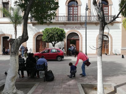 Siguen las negociaciones con el municipio para reubicar a los 170 trabajadores de limpieza. (EL SIGLO DE TORREÓN/VIRGINIA HERNÁNDEZ)