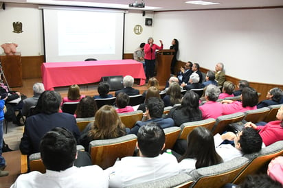 La asociación civil Mujeres salvando mujeres presentó ayer los detalles del programa Juntos contra el Cáncer de Mama. (FERNANDO COMPEÁN)