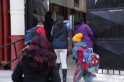 Además del operativo Mochila Segura, sugieren instalar detectores de metales en las escuelas. (FERNANDO COMPEÁN)