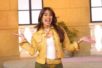 Galilea Montijo se ha convertido con el paso del tiempo en una de las conductoras más famosas de la televisión mexicana y de las más queridas por el público, sin embargo, no muchos recuerdan los inicios de la conductora en el mundo del espectáculo, por lo que algunos de sus fans se dieron a la tarea de recordar en redes el cómo lucía en sus comienzos. (ESPECIAL)
