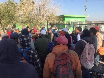 La protesta inició alrededor de las 8:00 horas y fue hasta casi las 10:00 horas que los pepenadores liberaron el acceso principal del relleno, con el compromiso de que se les diera una solución.
(ANGÉLICA SANDOVAL)