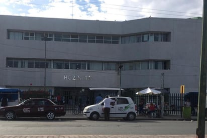 Por lo anterior fue trasladado a las instalaciones de la Clínica 46 del Instituto Mexicano del Seguro Social IMSS, para su atención médica.
(ARCHIVO)