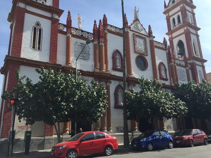 Se emplearán recursos federales, municipales y de la comunidad para atender la fachada de la parroquia del Perpetuo Socorro. (GUADALUPE MIRANDA)