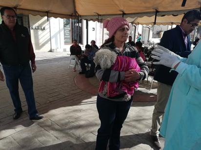 La campaña de esterilización de mascotas se hace de forma gratuita en la Ciudad Jardín para frenar la sobrepoblación. (EL SIGLO DE TORREÓN/VIRGINIA HERNÁNDEZ)