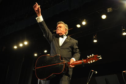 Benjamín 'Chamín' Correa, fundador y requinto original del trío Los Tres Caballeros, falleció ayer a los 90 años de edad. (ESPECIAL)