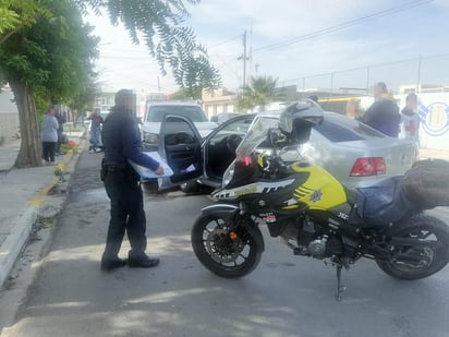 Los agentes de Peritos aseguraron a Luis Ramón, al figurar como el probable responsable del doble choque. (EL SIGLO DE TORREÓN)