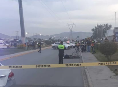 Ciclista fue arrollado sobre el bulevar Rebollo Acosta causándole la muerte por conductor que huyó. (EL SIGLO DE TORREÓN)