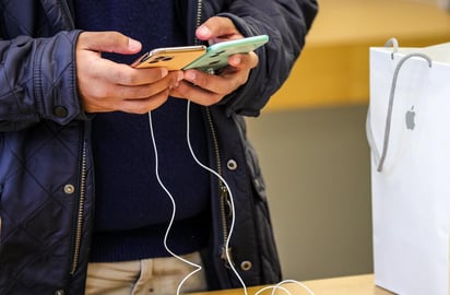 Las personas con alto nivel de ingresos y educación tienen alta probabilidad de tener acceso a la tecnología. (ARCHIVO) 