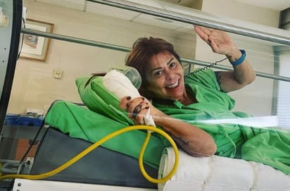 Alejandra Guzmán reconoció que la lucha por su salud, después de un procedimiento estético que le dejó secuelas, ha sido difícil y ya 'perdió la cuenta' de las cirugías a las que se ha sometido. (ESPECIAL)