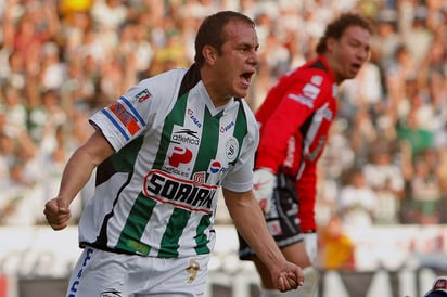 Cuauhtémoc Blanco solo pudo anotar un gol con la playera de Santos Laguna. (CORTESÍA)