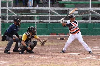 La ofensiva de los Orioles de Gómez Palacio buscará despertar durante la última parte del tercer juego y en el cuarto duelo, a celebrarse hoy en el estadio Carlos Romo, de Guadalupe Victoria, Durango. (ERNESTO RAMÍREZ) 