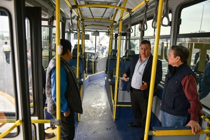 A la presentación de las unidades fueron convocados autoridades, transportistas y medios.