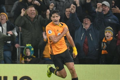 Las dianas de Jiménez llegaron después de una primera parte en la que el Southampton puso el 2-0 en el marcador. (ARCHIVO)