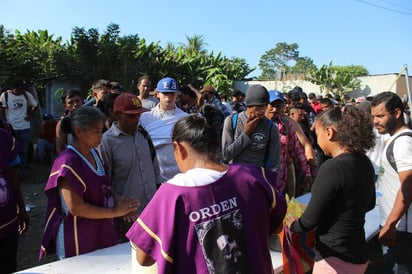 Miles de migrantes en la frontera sur de México amenazaron con irse a huelga de hambre. (EFE)