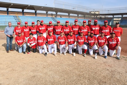 Los Mineros de Met-Mex Peñoles avanzaron a la final regional en la Liga Minera Nacional de Beisbol tras derrotar ayer 8-0 a Piratas de Nueva Rosita.a. (Fotografías de Fernando Compeán)