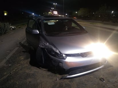 Accidente deja una mujer lesionada en periférico de Torreón; ninguno de los involucrados aceptó la responsabilidad. (EL SIGLO DE TORREÓN)