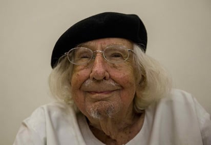 El poeta y sacerdote nicaragüense Ernesto Cardenal cumplió este lunes 95 años entre versos, las felicitaciones de sus admiradores y homenajes en centros culturales. (ARCHIVO)