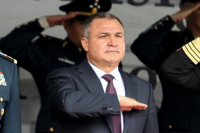 El ex secretario de Seguridad Pública de México Genaro García Luna, quien fuera uno de los hombres más poderosos de su país bajo la presidencia de Felipe Calderón, comparecerá este martes en la corte federal en Nueva York, acusado de narcotráfico y de aceptar sobornos del cartel de Sinaloa. (ARCHIVO)