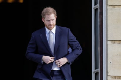 Los comentarios fueron las primeras declaraciones públicas de Harry tras el comunicado del Palacio de Buckingham. (ARCHIVO) 