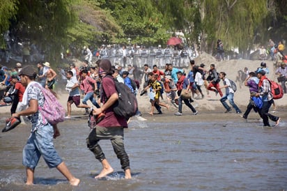 Aseguran que en la contención de los migrantes que intentaron entrar sin documentos a territorio nacional se actuó con respeto a los derechos humanos. (ARCHIVO)