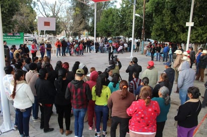 Se pretende llevar hasta las comunidades todos los departamentos que dependen de la Dirección de Desarrollo Humano, y realizar diversas actividades culturales, deportivas, pláticas, entre otros temas de importancia. (EL SIGLO DE TORREÓN)