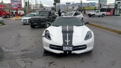 El percance sucedió alrededor de las 12:20 del mediodía sobre la calzada Saltillo 400 y calle Paseo de los Calvos de la colonia La Ampliación la Rosita, al sur de torreón. (EL SIGLO DE TORREÓN)