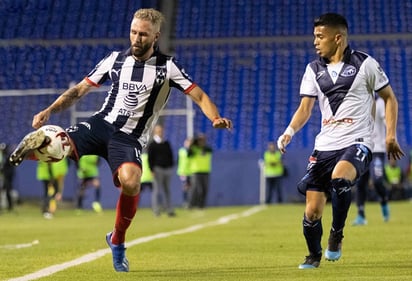 Con algunos problemas, los actuales campeones de la Liga MX, Rayados de Monterrey, dieron el primer golpe en los octavos de final de ida de la Copa MX. (CORTESÍA)