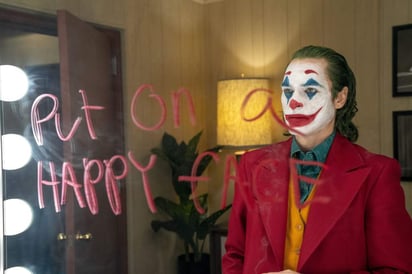 Sin duda, Joker se ha convertido una de las sensaciones cinematográficas del pasado 2019, siendo el gran favorito en la próxima entrega de los Premios Oscar, pero aún y con toda la seriedad que ronda al filme, no pudo librarse de ser víctima de un tráiler honesto que afirma que es “una película de superhéroes tan reflexiva y difícil que casi es una película de verdad'. (ARCHIVO)