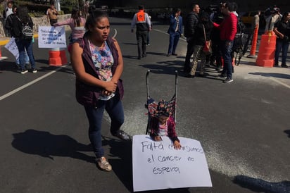 El presidente Andrés Manuel López Obrador afirmó que la SFP investiga al director Hospital Infantil de México 'Federico Gómez', Jaime Nieto Zermeño, por el presunto 'descontrol' en falta de medicamentos para atender a niños con cáncer. (ARCHIVO)