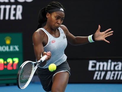 Cori Gauff sorprendió a Naomi Osaka y la derrotó 6-3, 6-4. (AP)