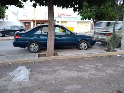 Autos abandonados en la Cipreses