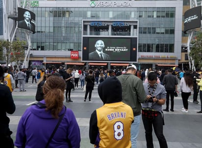 El usuario de nombre .Noso tuiteó hace ocho años que el histórico jugador de los Lakers moriría en un accidente de helicóptero. (EFE)
