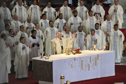 La Iglesia católica busca tratar el acoso escolar y cibernético.