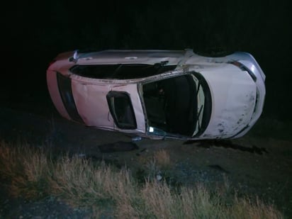 La volcadura ocurrió en la carretera Bermejillo-La Zarca. (EL SIGLO DE TORREÓN)