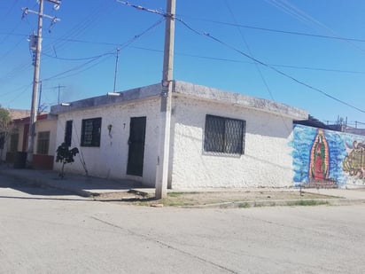 La situación se presenta en la vivienda ubicada en la calle Geranios esquina con Nicolás Fernández de la colonia Roberto Fierro en Lerdo. (EL SIGLO DE TORREÓN)
