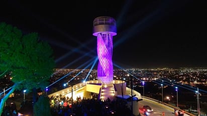 Cuenta con un arco de entrada, letras de “Saltillo”, “Puertas del Tiempo”, sala de exposición temporal, Saltillo en Realidad Virtual, Infinity Mirror, observatorio, Mirador 360, show de luces y una tienda. (EL SIGLO DE TORREÓN)