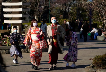 El Gobierno de Japón anunció hoy que prohibirá la entrada al país de personas que se haya confirmado que están contagiadas por el brote de coronavirus, tras haberse registrado 14 casos hasta el momento. (EFE)
