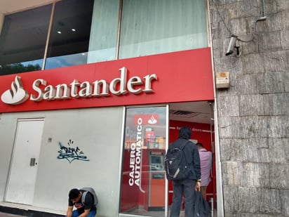 El banco explicó que se trató una intermitencia de unos 15 minutos, aproximadamente a las 15:00 horas de este viernes, con lo que los cajeros automáticos en diversas zonas no estaban procesando los retiros pero ya operan con normalidad. (TWITTER)