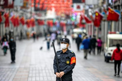 La tarde de hoy domingo 2 de febrero llegaron estudiantes desde China, con escala en Corea del Sur, al aeropuerto de la Ciudad de México, la mayoría de ellos provenientes de Guanajuato y Chiapas, debido a la contingencia por el coronavirus, que afecta principalmente la región de Wuhan. (EFE)