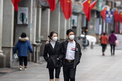 Los 17,205 infectados por la neumonía de Wuhan anunciados ayer superan con creces los 7,390 que causó la epidemia de 2003 en toda China. (EFE) 