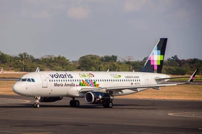 El escenario para las aerolíneas es complejo. Por un lado, el tráfico de pasajeros sigue creciendo, pero se enfrentan varios retos operativos. El año pasado, se transportaron 101 millones de personas vía aérea, lo que colocó a México como uno de los mercados más dinámicos para la aviación comercial. (ARCHIVO)