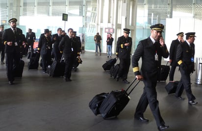 En México, la aviación comercial está creciendo de manera más acelerada, lo que genera una gran demanda por pilotos. (ARCHIVO)