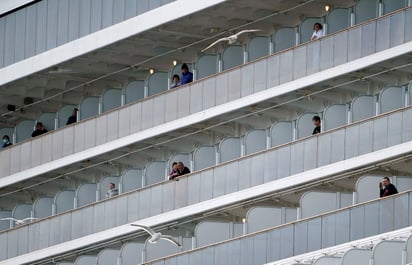 El ministerio ha pedido al resto de personas a bordo del crucero que permanezcan en el navío un período de al menos 14 días. (EFE) 