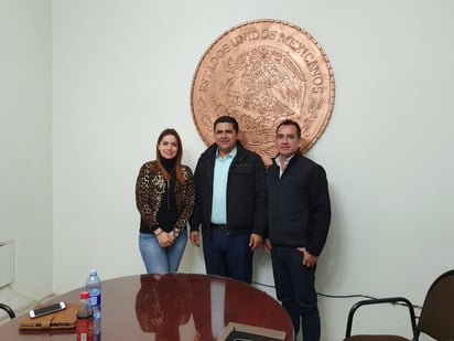 Miembros del comité organizador del Maratón Lala se reunieron con Homero Martínez, alcalde de Ciudad Lerdo, quien dijo que brindarán todas las facilidades para la realización de la competencia. (ESPECIAL) 