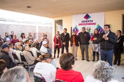 La presidenta del DIF dio a conocer que la intención de abrir este nuevo horario es con la finalidad de atender a la todos los adultos mayores posibles de la ciudad, debido a que anteriormente se contaba con un solo horario matutino. (EL SIGLO DE TORREÓN))
