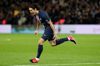 El uruguayo Edinson Cavani anotó el último tanto para el conjunto parisino, que ya se encuentra a 12 puntos del segundo lugar. (AP)