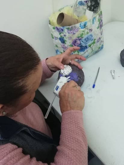 El taller de manualidades esta abierto al público en general. (EL SIGLO DE TORREÓN)